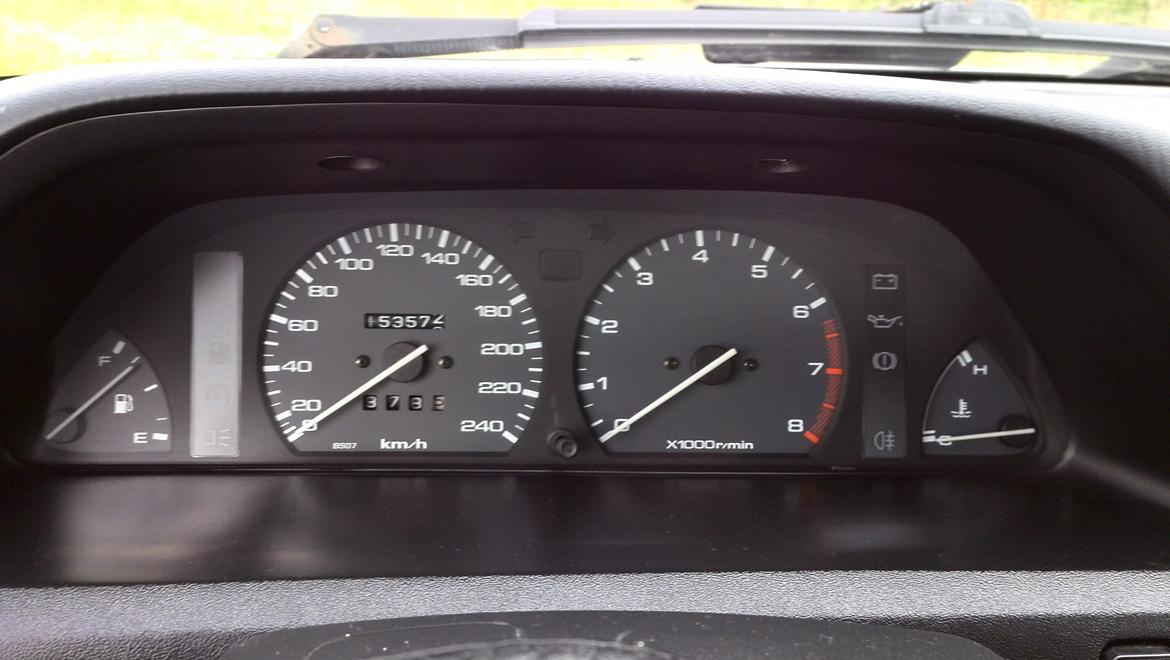 Mazda 323 Spring Sedan billede 12