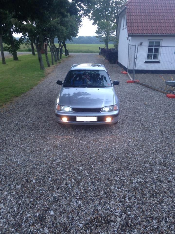 Toyota Carina E (SOLGT) billede 1