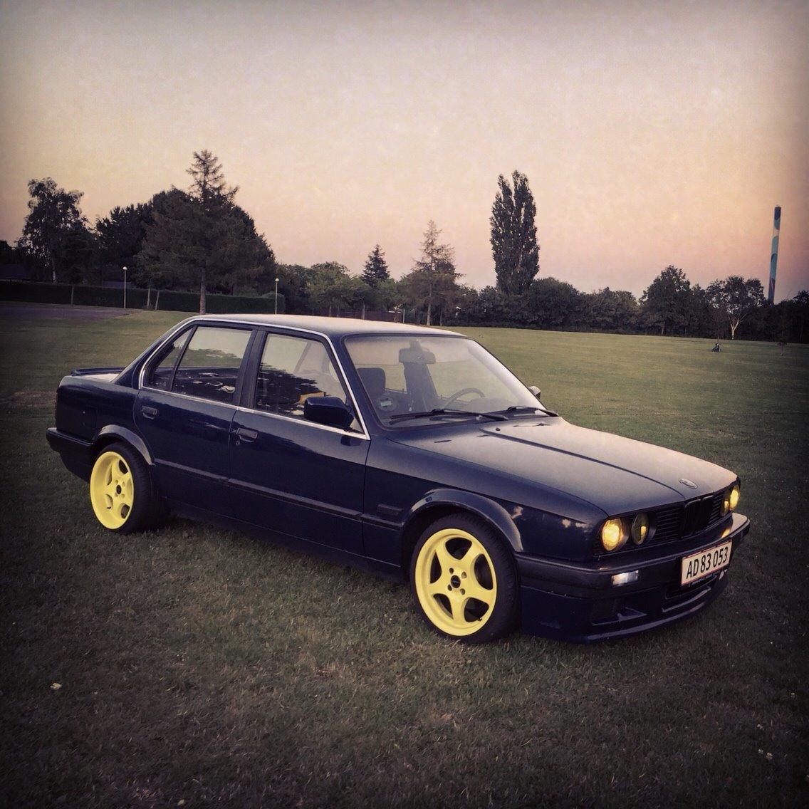 BMW E30 billede 1
