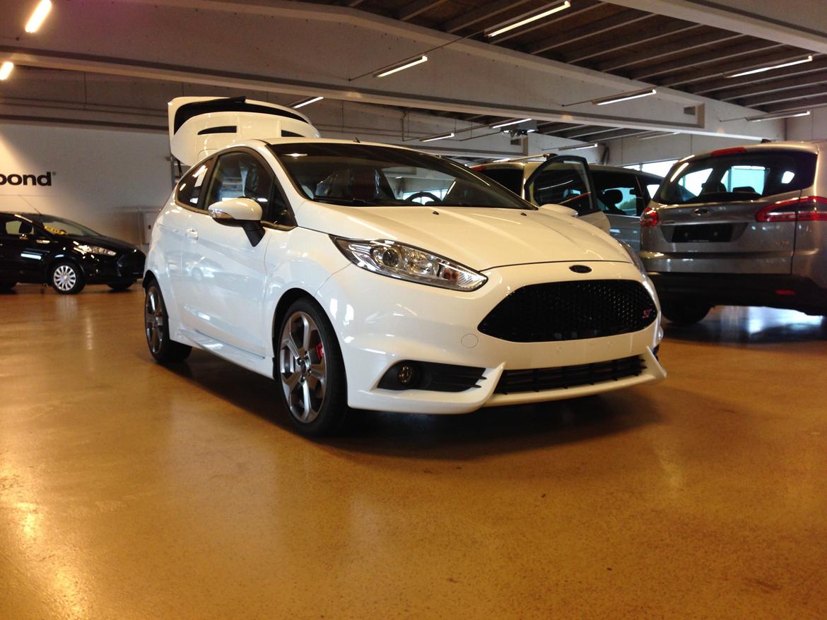 Ford Fiesta ST2 VAN Solgt. billede 11