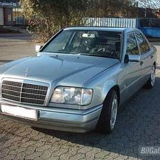 Mercedes Benz 124 250 D *SOLGT*