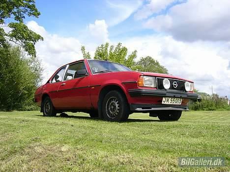 Opel Ascona B Solgt billede 2