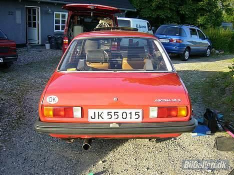 Opel Ascona B Solgt - her kan man lige ane den nye 2 tommer udstødning billede 5