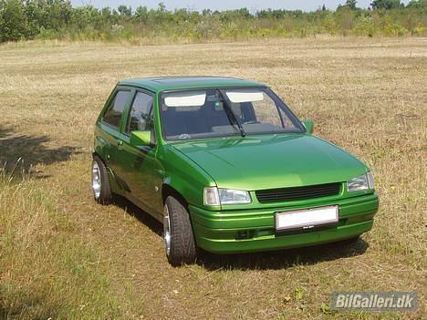 Opel Corsa A 1.6 GSI - taget med mobil derfor dårlig kvalitet tager nye en anden dag billede 9