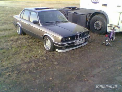 BMW 324TD billede 3