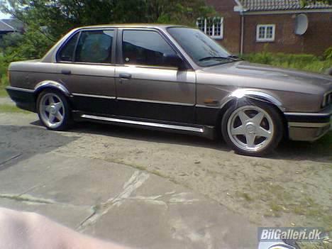 BMW 324TD - Sådan så den ud inden den fik skaden billede 5