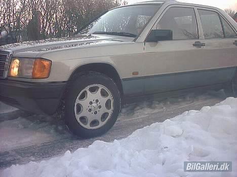 Mercedes Benz 190 D SOLGT billede 3