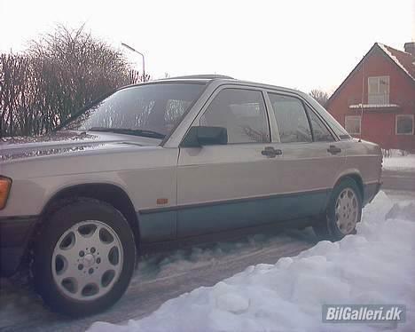Mercedes Benz 190 D SOLGT billede 13