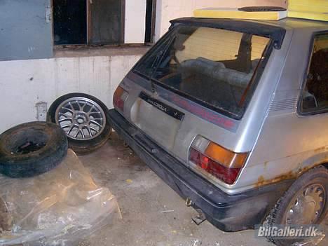 Toyota corolla 1,3 skrottet billede 3