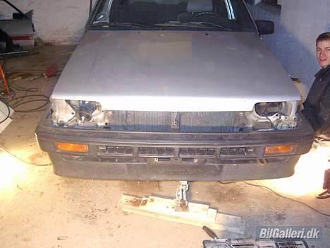 Toyota corolla 1,3 skrottet billede 5