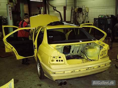 BMW 325 Tds e36 - Så går det løs med at få den adskilt... billede 8