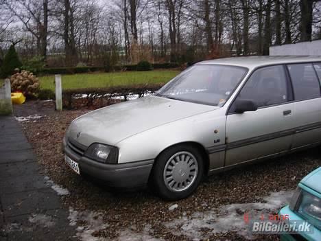 Opel Omega st.car  SOLGT ! - Så er den sænket ca. 100mm. billede 5