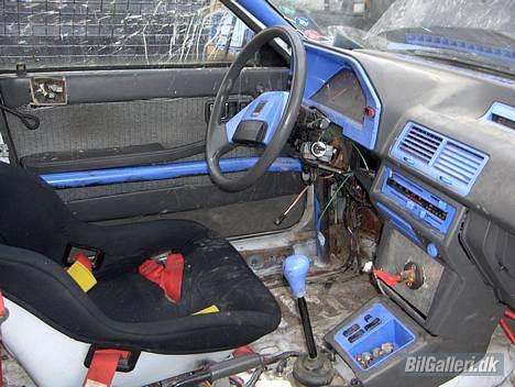 Mazda 626 2,0i GT gc folkeracer - bare fordi det er en folkeracer kan der vel godt være en pæn arbejds plads billede 7