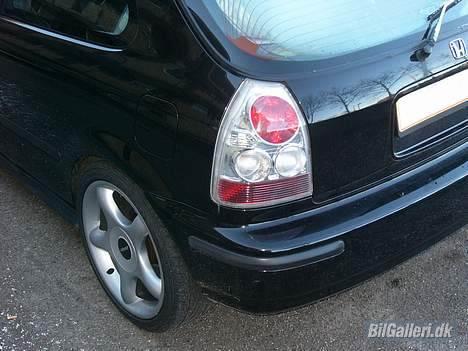 Honda Civic VTI *solgt* - Maler disse sommerfælge hvide om et par måneder... Tror det vil skabe en god kantrast til den sorte slæde... billede 4