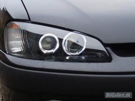Peugeot 106 GTI R.I.P. - close op af de nye lygter billede 8
