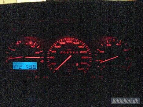 VW Passat GT 2.0i 16V (Solgt) - Så kom der andet lys i og rødt lys i alle knapper d.5 jan 2006. billede 8