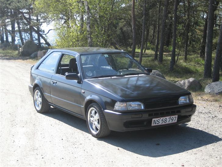 Mazda 323 BF Super Special - Fed Mazda billede 1