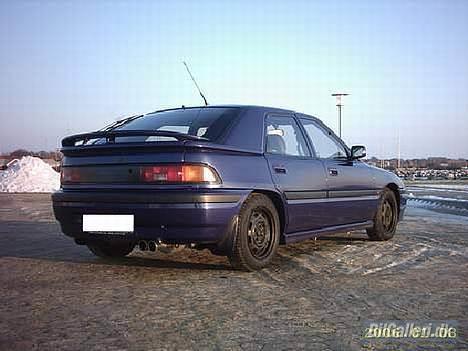 Mazda 323F GT. solgt billede 2