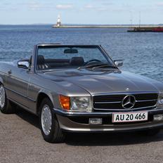 Mercedes Benz 560 SL