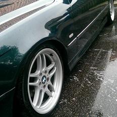 BMW E39 523i (528i)