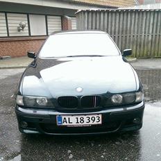 BMW E39 523i (528i)