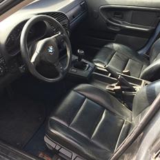 BMW E36 320i Sedan ( Tidl bil )