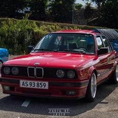 BMW E30
