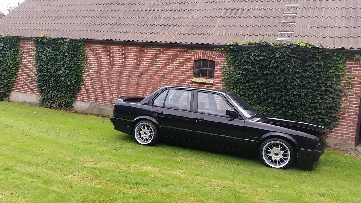 BMW E30 325i billede 2