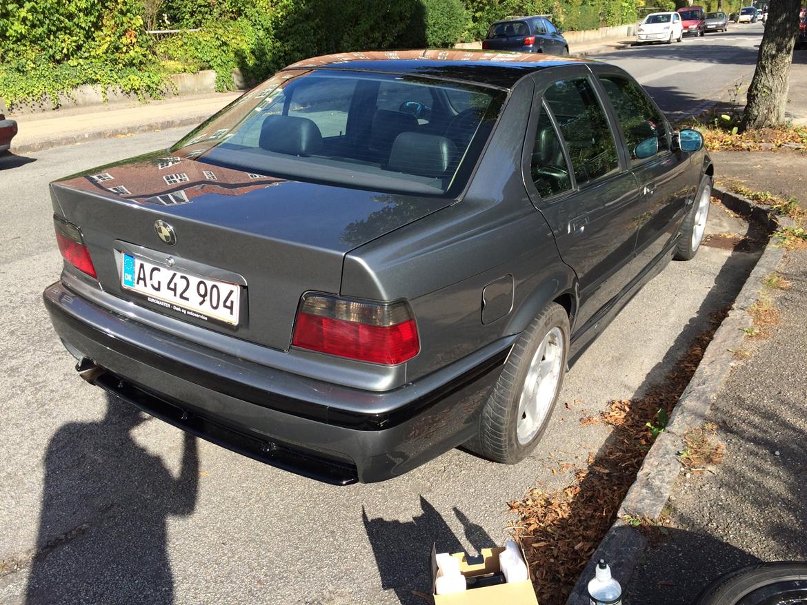 BMW E36 320i Sedan ( Tidl bil ) billede 4