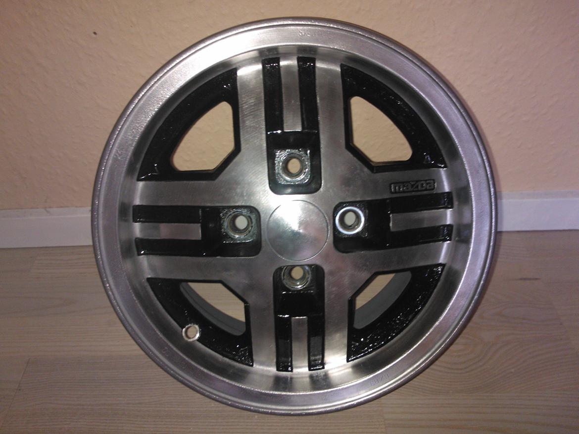 Mazda RX7 - Lettere renoverede originale fælg billede 30