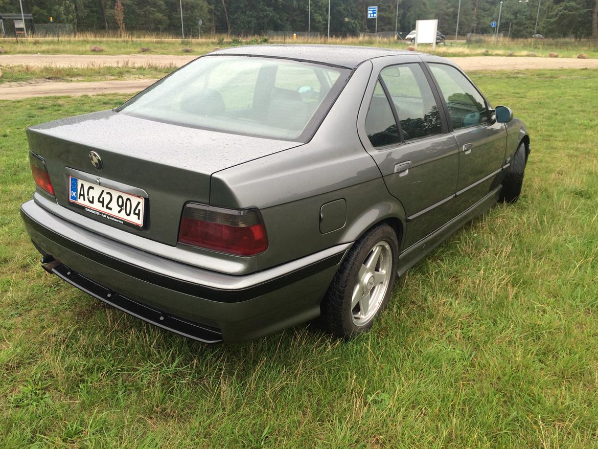 BMW E36 320i Sedan ( Tidl bil ) billede 11