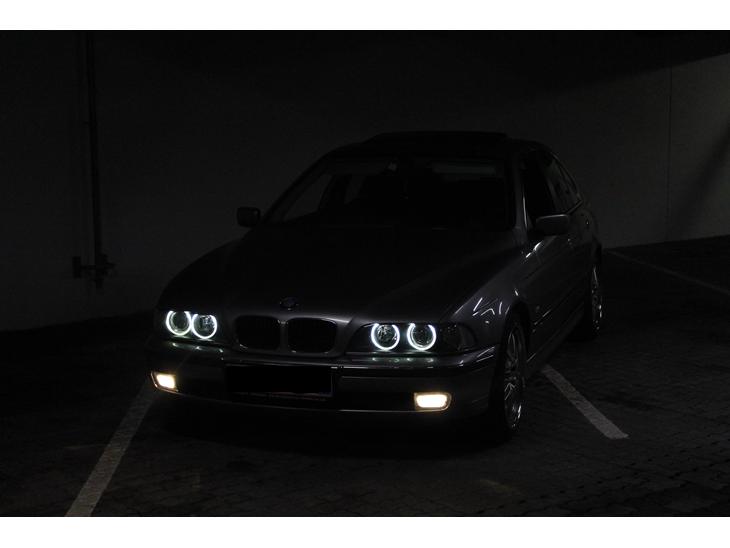 {{currentPhoto.altText}} billede {{currentPhoto.number}}