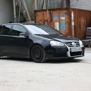 VW Golf V 1.9 TDI R-line