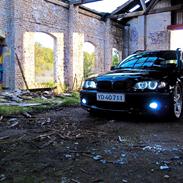 BMW E46 325i