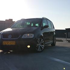 VW Touran "Highline" DSG Van