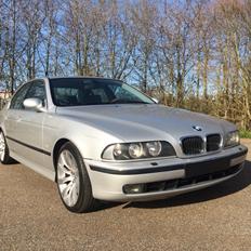 BMW 540i 4,4 V8