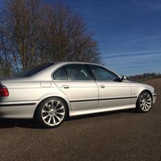 BMW 540i 4,4 V8