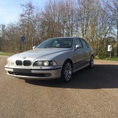 BMW 540i 4,4 V8