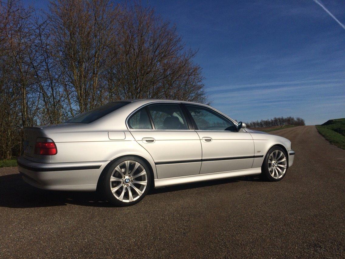 BMW 540i 4,4 V8 billede 1