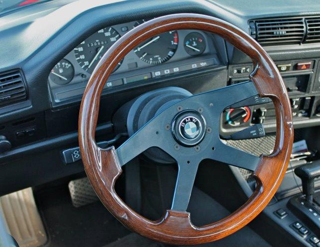 BMW E30 320i - Momo rat i old school stil :) billede 6