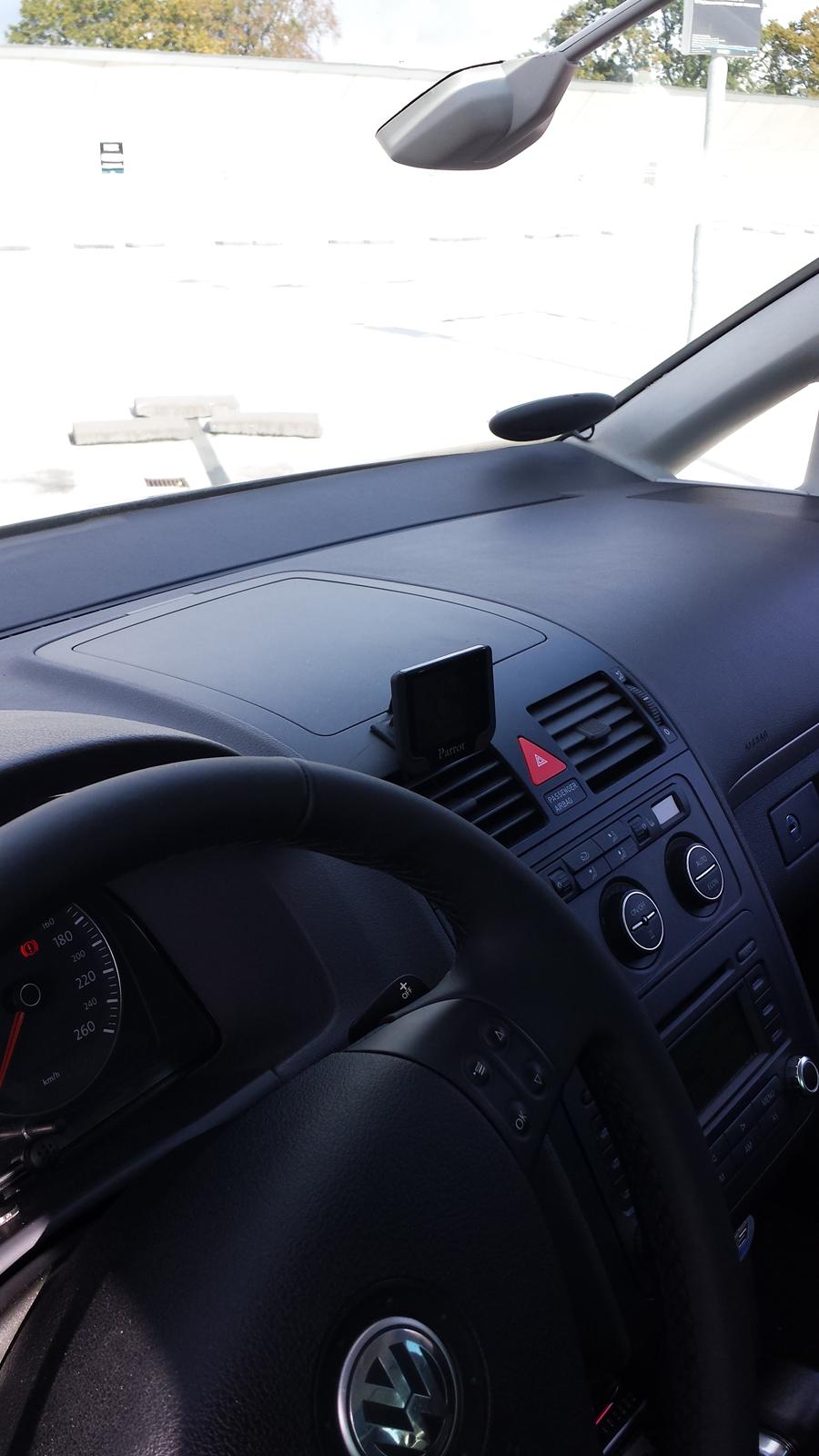 VW Touran "Highline" DSG Van - Regnsensor + Auto-lyskontakt, Parrot Bluetooth & Rat m. Paddleshift billede 15