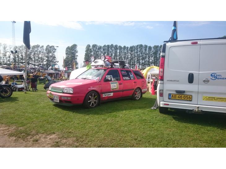 {{currentPhoto.altText}} billede {{currentPhoto.number}}