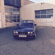 BMW 320i e30