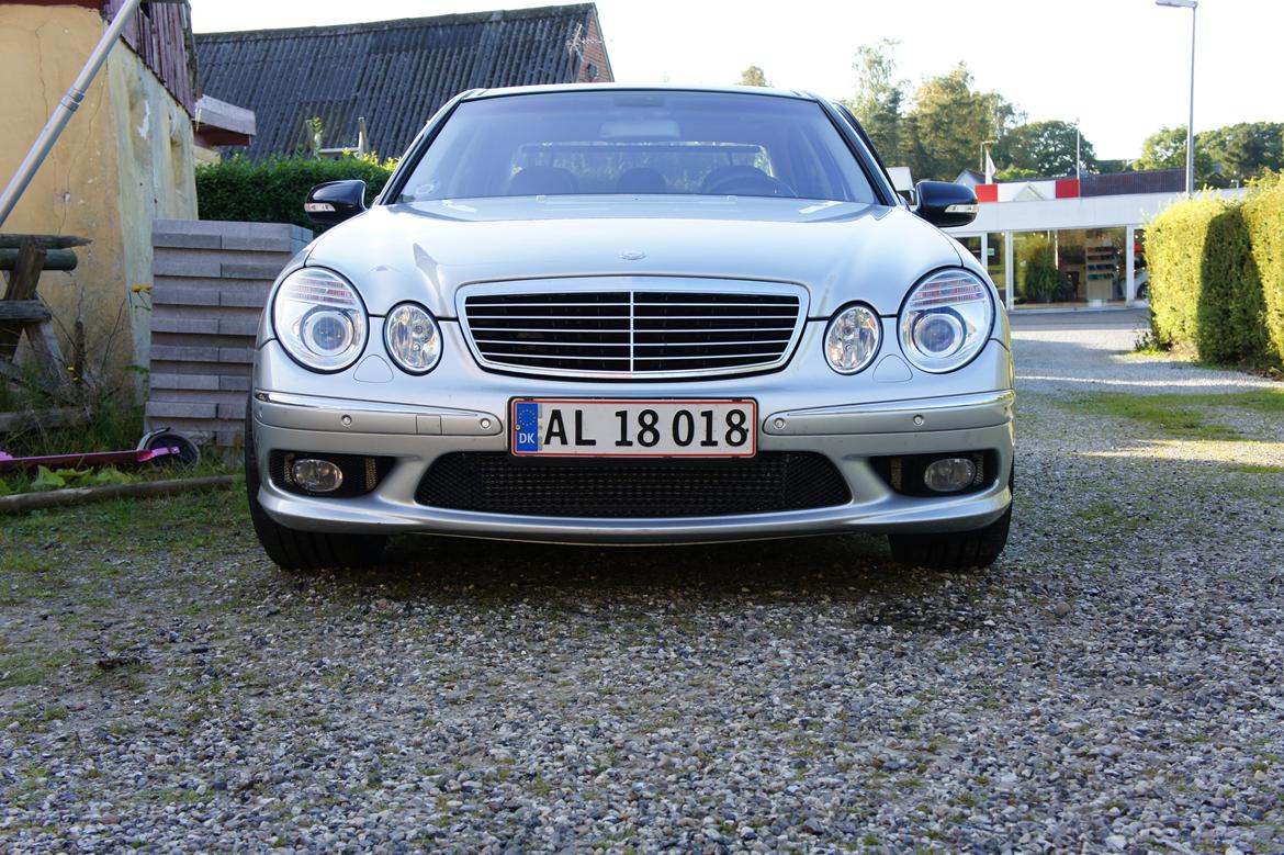 Mercedes Benz E 55 AMG    ( W211)  - Her med facelift forlygter og sidespejle billede 17