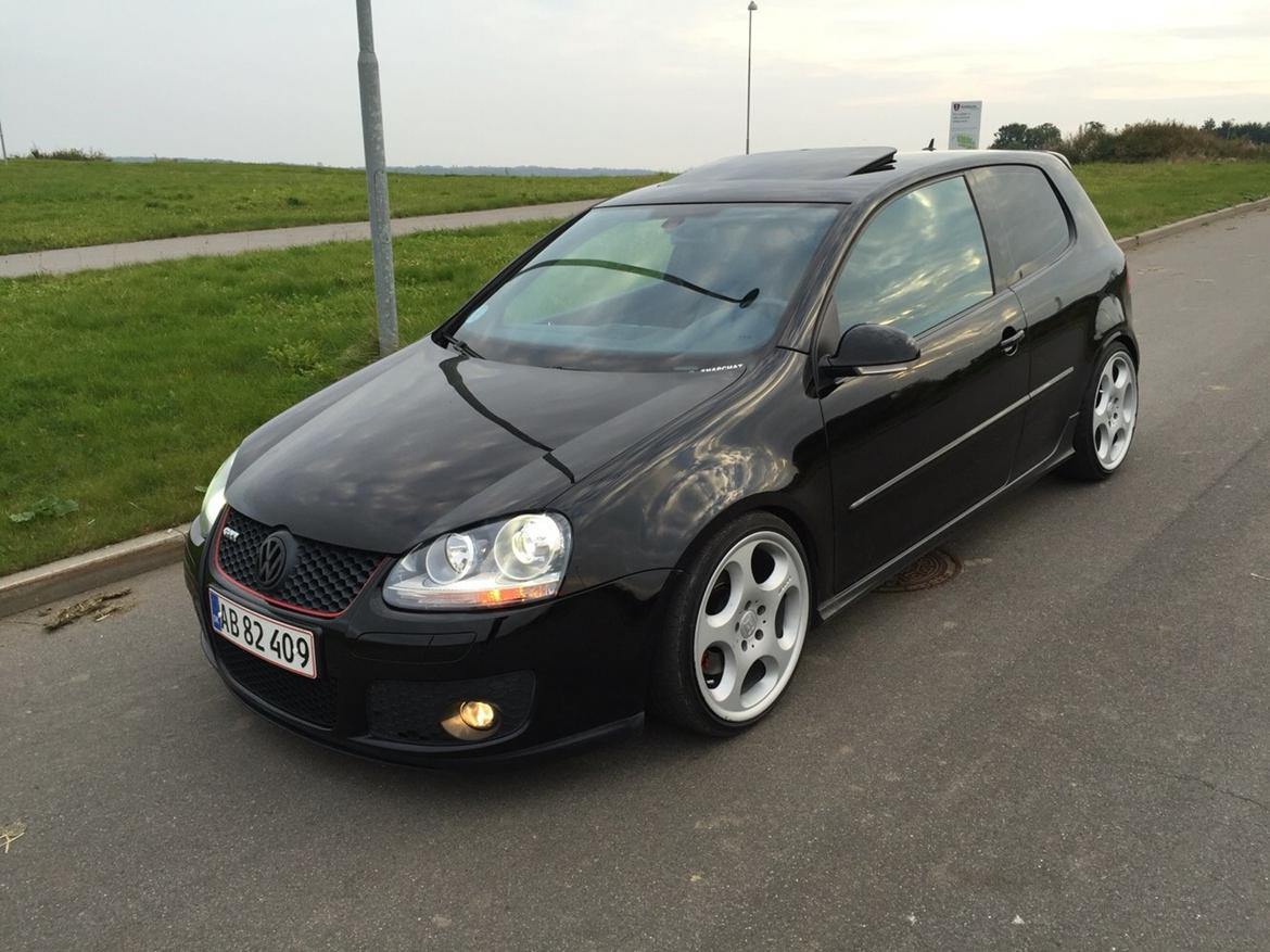 VW Golf 5 GTI // SOLGT billede 1