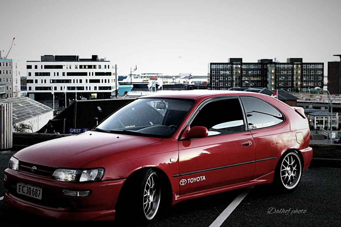 Toyota Corolla 1,3 xli SOLGT billede 2