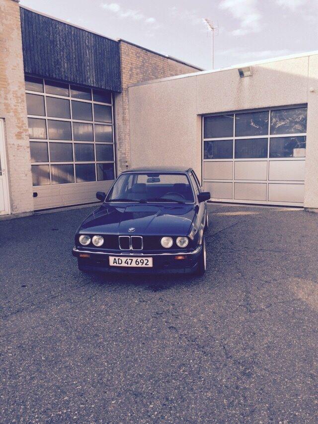 BMW 320i e30 billede 3