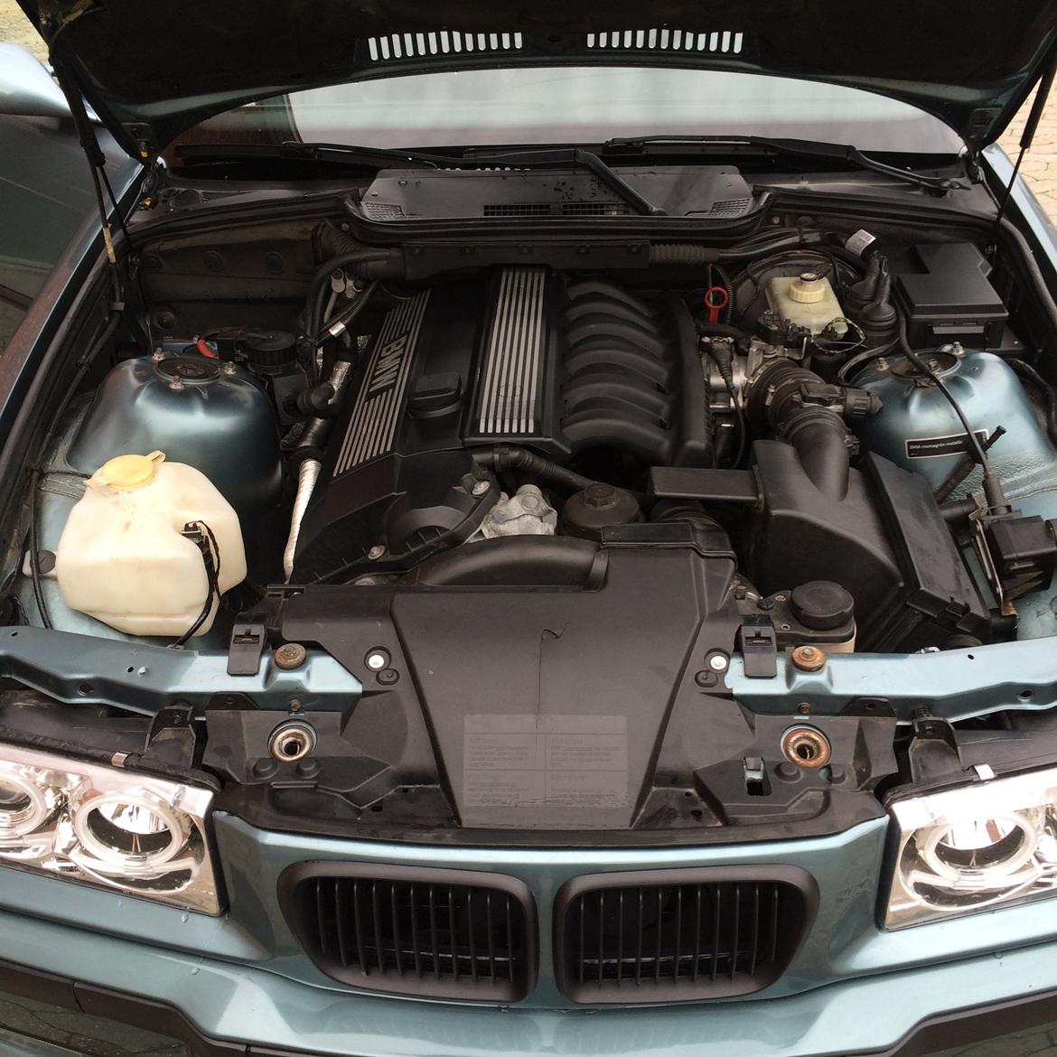 BMW E36 320i coupé aut billede 4