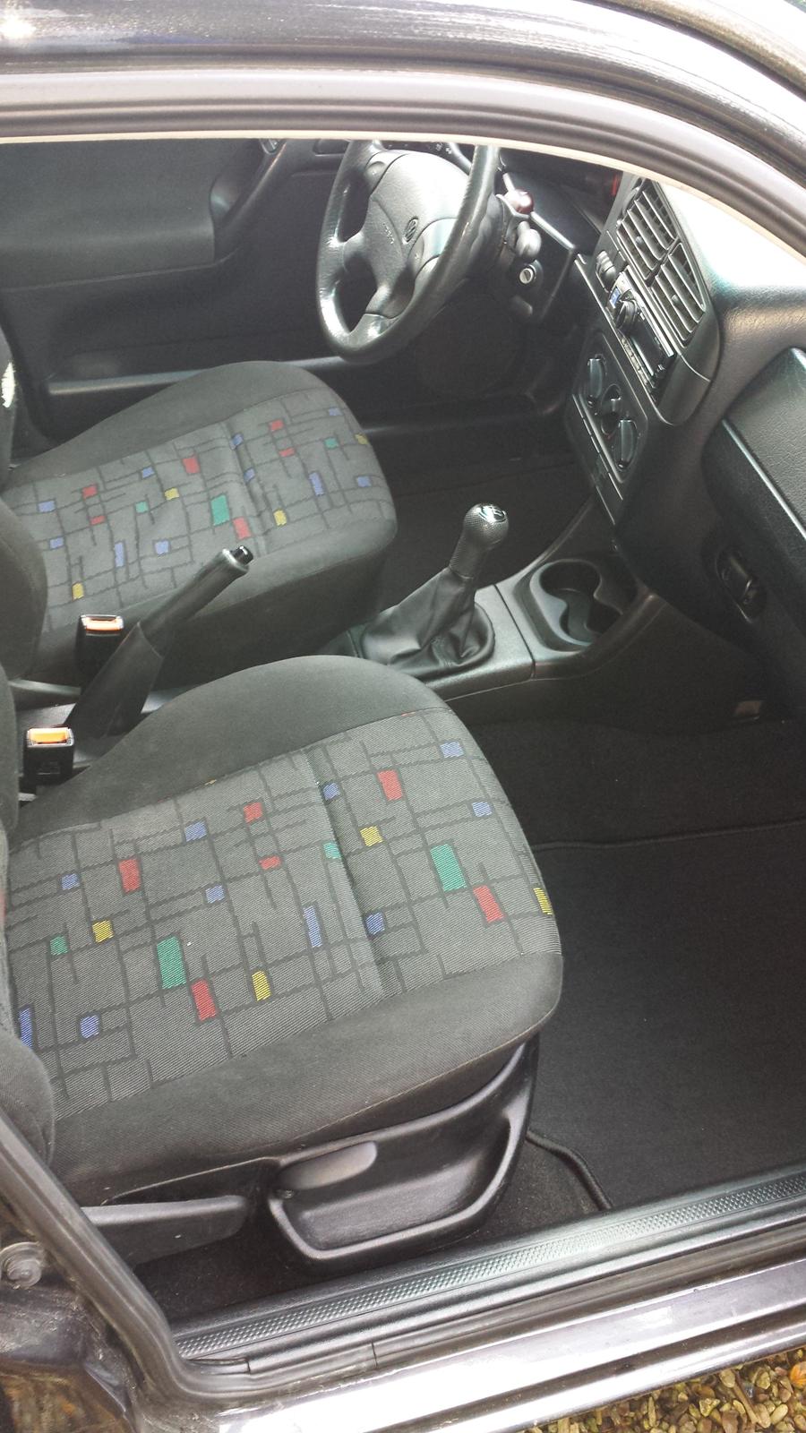 VW Golf 3 Variant Van - Pæn kabine på trods af de mange kilometer billede 6