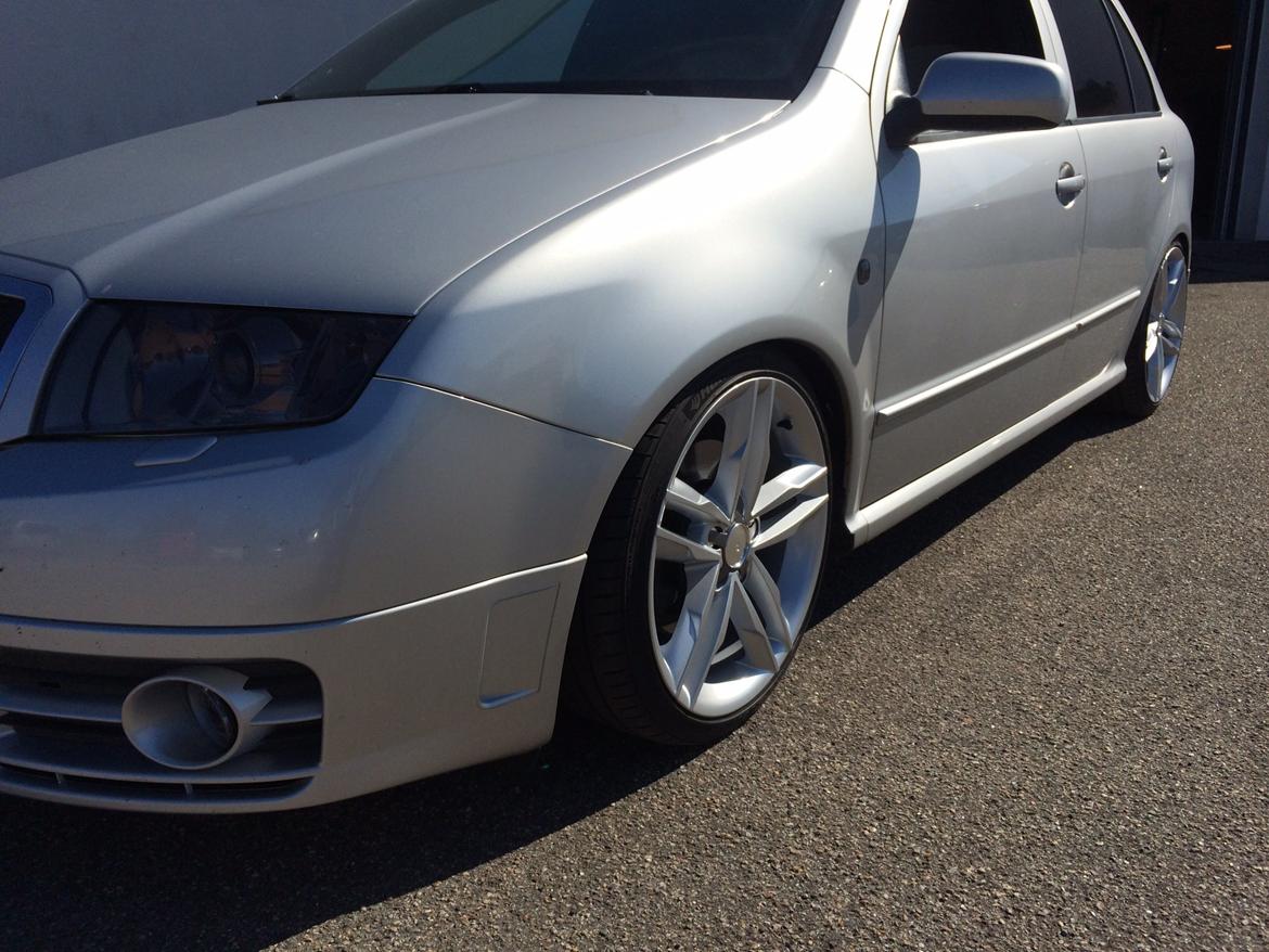 Skoda Fabia 1,9 TDI V/RS Solgt billede 2